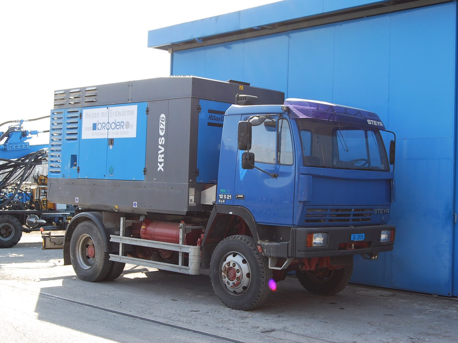 Steyr-LKW mit Atlas-Copco-Kompressor