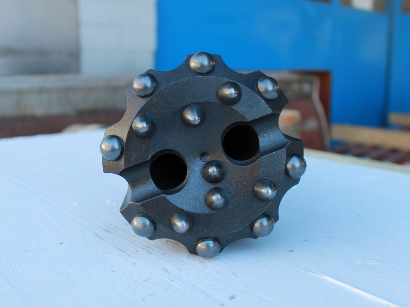 Imlochhammer-Bohrkrone mit Hartmetall-Stiften